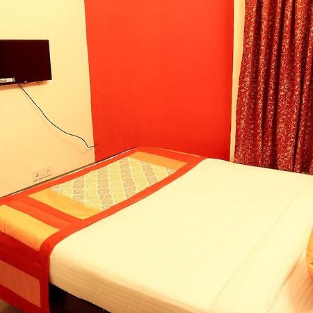 Oyo 3418 Hotel Amit Kolkata Bagian luar foto